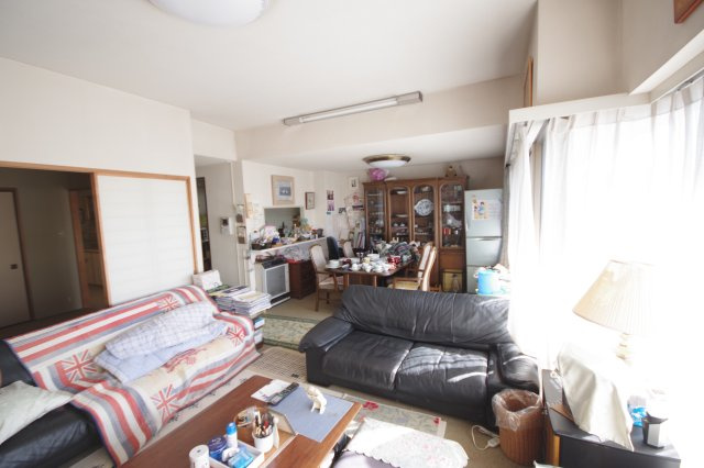 宇都宮プラザA棟　５０１号　予約済の居間・リビング