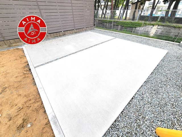 福岡市東区三苫1丁目第2-4棟(1号棟)の駐車場|広々した駐車場になります。3台並列駐車となります。