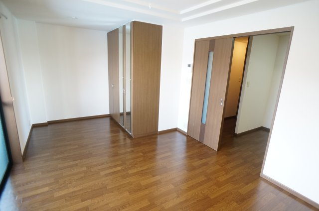 グレイス・ヒルズⅢの居間・リビング