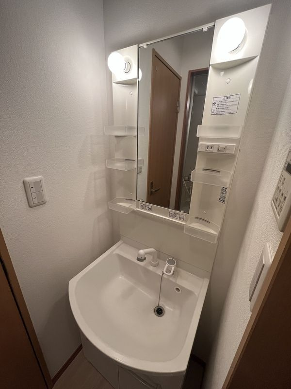 キャメル宮原Ⅳの独立洗面台