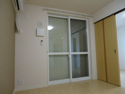 【バルコニー】 | ファインシア | シャッター雨戸・ペアガラス