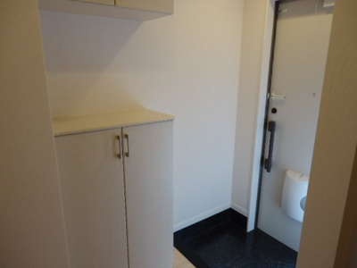 【玄関】 | ファインシア | 玄関(人感センサーライト)