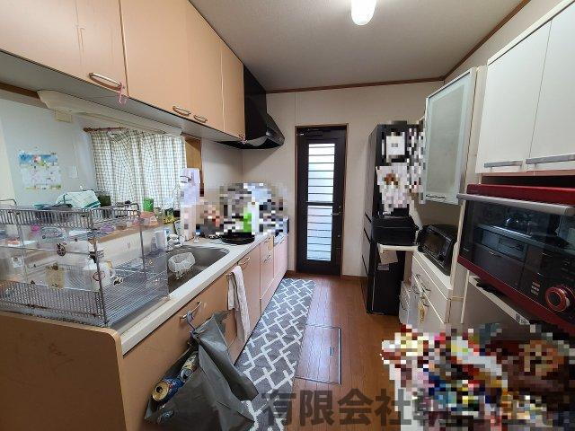 【キッチン】 | 東岩坂中古戸建 | キッチン後ろのスペースもゆとりがあります
