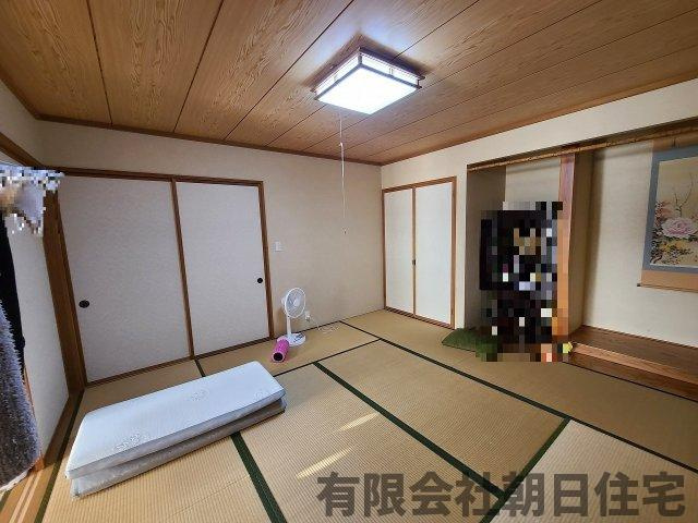 【和室】 | 東岩坂中古戸建 | ２間続きの８帖和室です