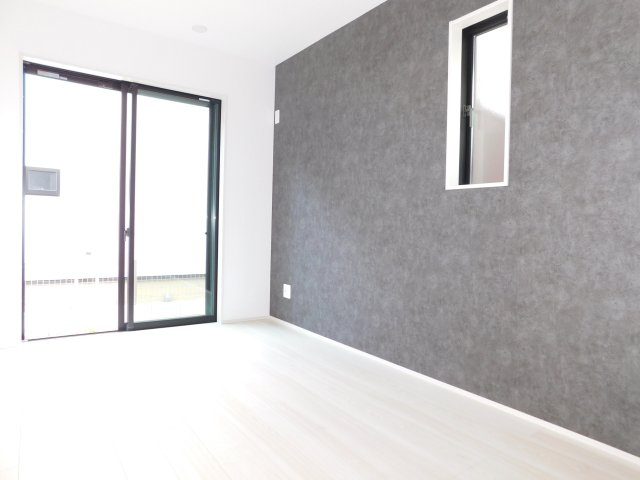 北名古屋市熊之庄屋形の新築一戸建のその他|◇１階洋室◇　　南面で明るい洋室５．０５帖　全居室収納完備♪　リビングの続き間としても利用できます！　