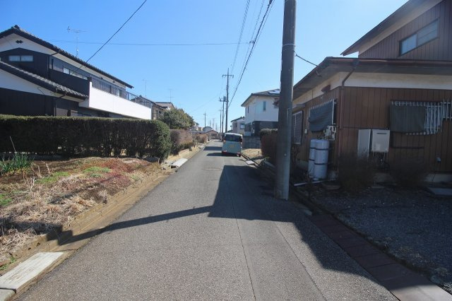 小山市乙女の前面道路含む現地写真|南側道路（2026年3月撮影）