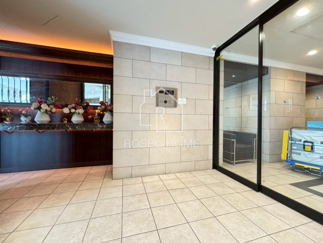 イグレック南本町のエントランス