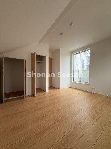 【洋室】 | スペース十分な洋室は、２階に３部屋ございます♪