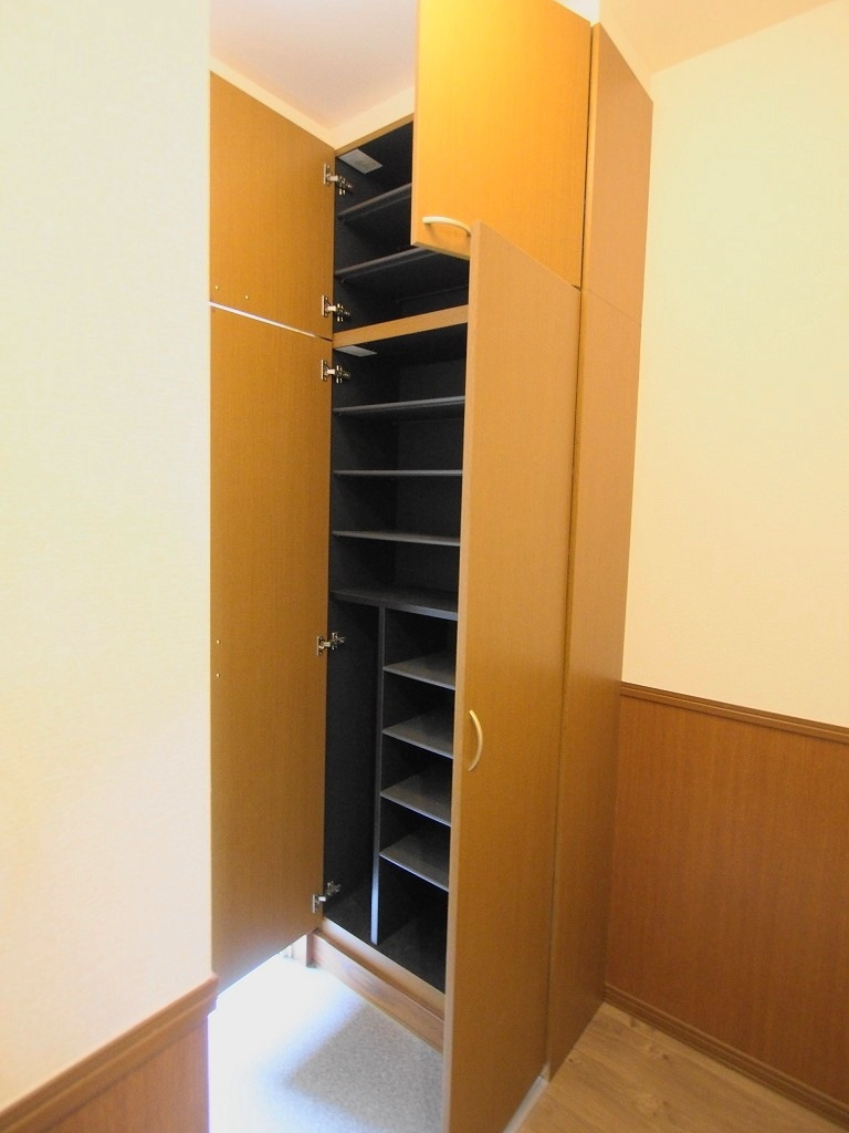 ウイングMISAWA VIの玄関