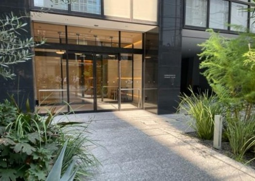 瓦町スクエアビルの外観