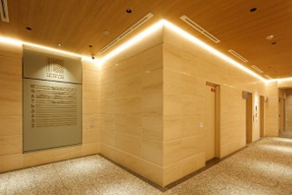 瓦町スクエアビルのエントランス