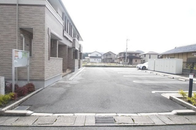 【駐車場】 | マグノーリア横田Ⅲ | 駐車スペースもあります