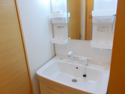 【洗面所】 | マグノーリア横田Ⅲ | 広い洗面スペース