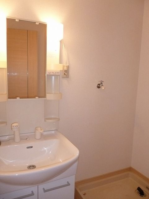 リバーサイド８００の洗面所|広い洗面スペース