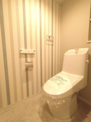 ジークレフ西宮武庫川館第2期のトイレ|落ち着いた色調のトイレです