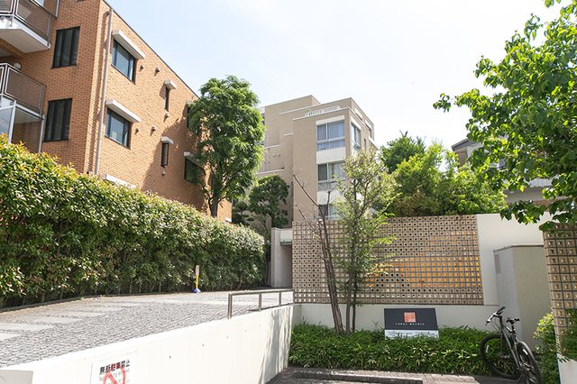 ル・シヤージュ神宮前の外観