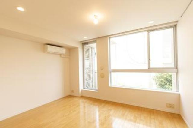 ル・シヤージュ神宮前の居間・リビング|※写真は同タイプ住戸です。