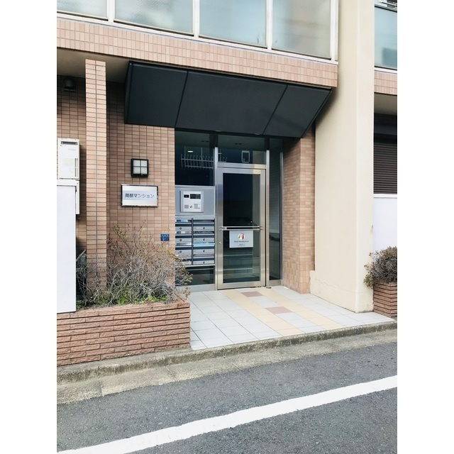 板橋区中丸町の賃貸マンションのエントランス