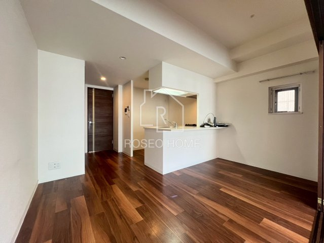 セイル淀屋橋の居間・リビング|同マンション別部屋：参考写真