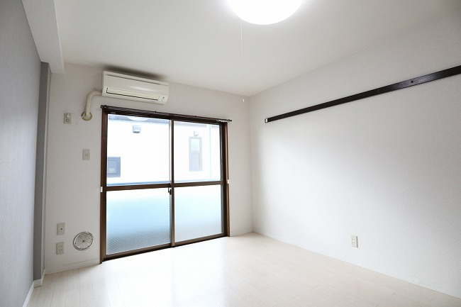 カーサ西立川の居間・リビング