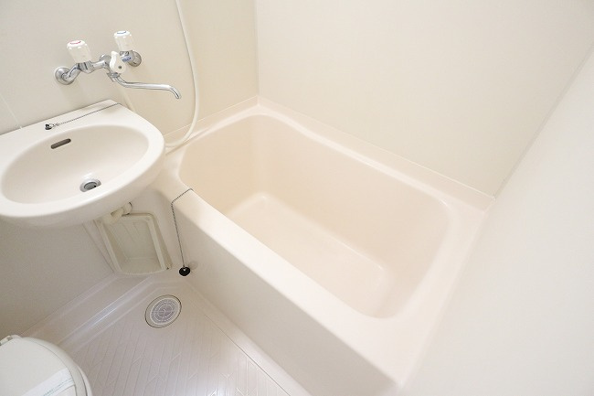 カーサ西立川の浴室