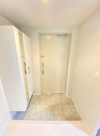 リア世田谷　最上階　築浅　ネット0の玄関