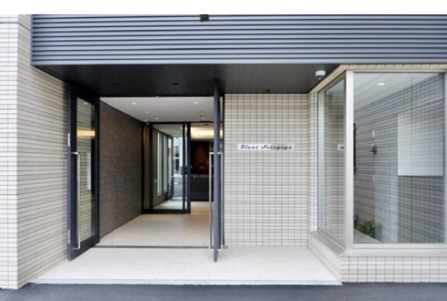 リア世田谷　最上階　築浅　ネット0のエントランス