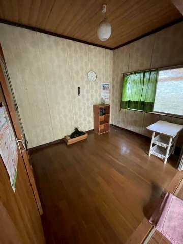 大生院　戸建ての洋室