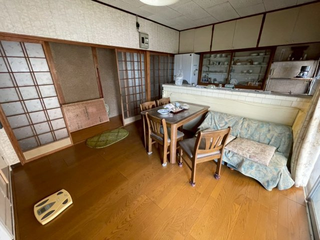 大生院　戸建ての居間・リビング