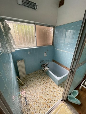 大生院　戸建ての浴室