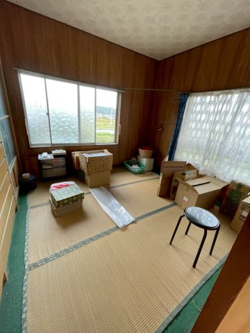 大生院　戸建ての洋室|敷き込みカーペット