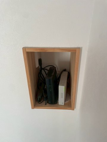 【価格改定】長岡京グリーンマンションの設備|ルーターなどを置けるスペースもございます。
未使用時はインテリア置き場として等、自由にご使用可能！