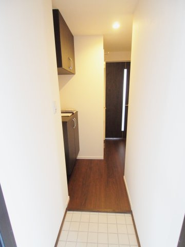 セブンプロート船越南3丁目の玄関