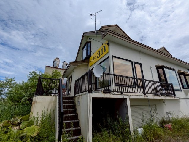 釧路町中央4丁目　中古住宅（店舗併用可）の玄関