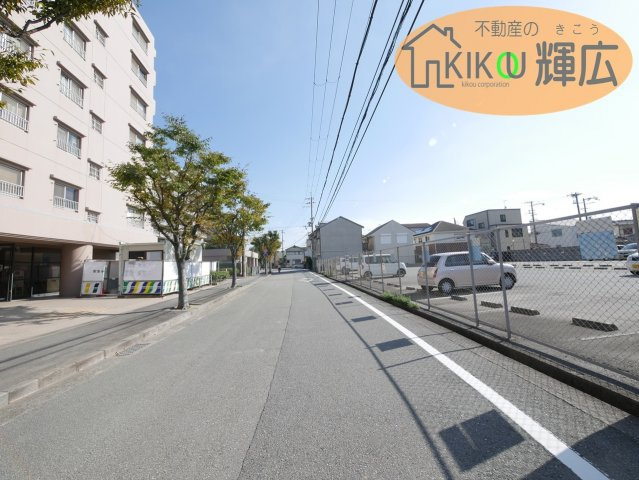 【周辺】 | サンシティ本荘壱番館　2階 | 前面道路が広々としておりますので、運転が苦手な方でも安心です