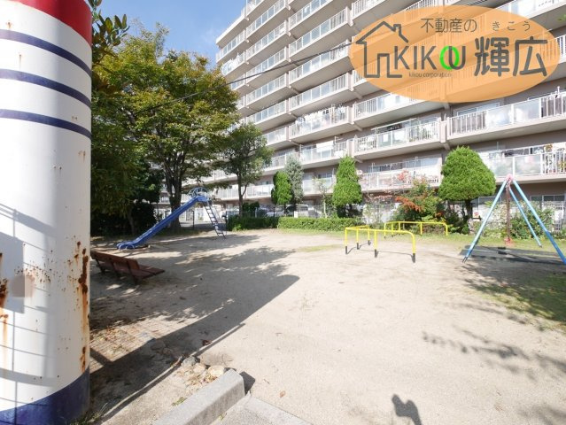 【その他共用部分】 | サンシティ本荘壱番館　2階 | 公園がマンション内にあります、のんびりお散歩やお子様と一緒に遊んだりと楽しめます。