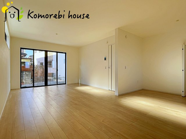 上尾市原市　17期　新築一戸建て　ケイアイグレース　01の居間・リビング|26.1.8撮影済み