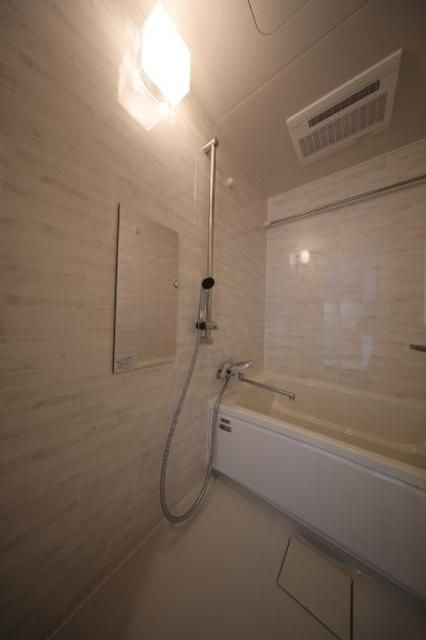 ルフォンプログレ田原町の浴室