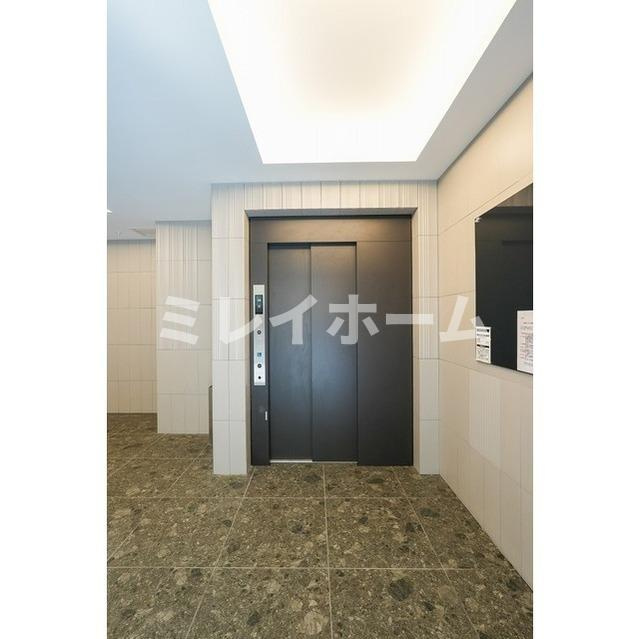 コンフォリア・リヴ西蒲田のロビー