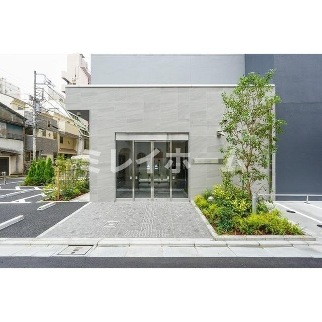 コンフォリア・リヴ西蒲田のエントランス