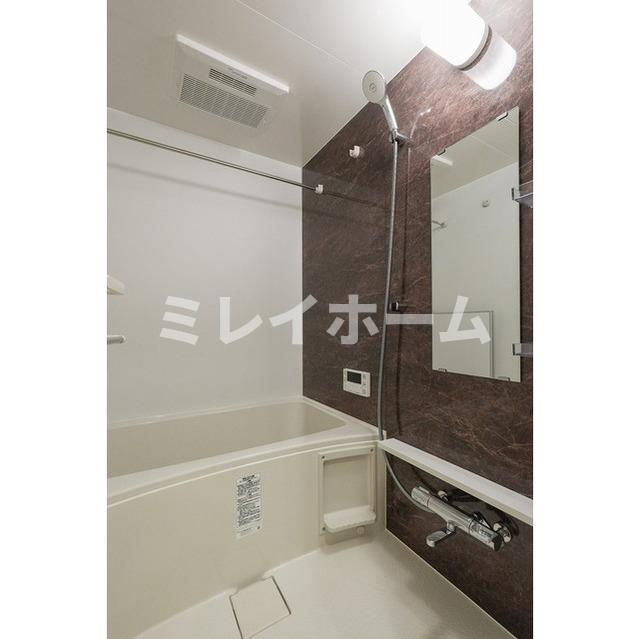 コンフォリア・リヴ西蒲田の浴室