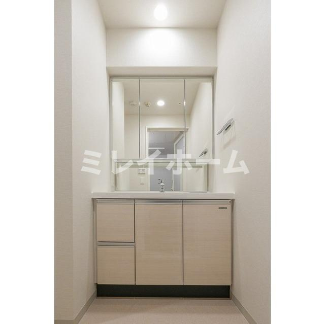 コンフォリア・リヴ西蒲田の洗面所