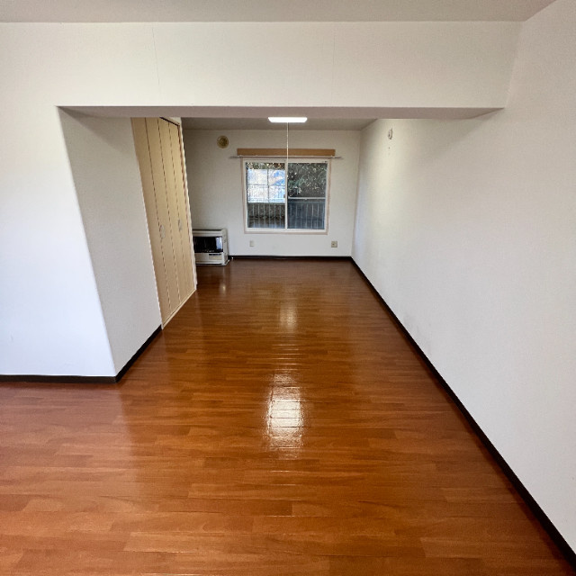 スワンヒルズ山手の居間・リビング