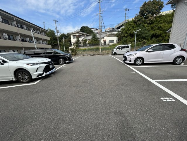 メゾンド・メルヴェーユ須磨の駐車場