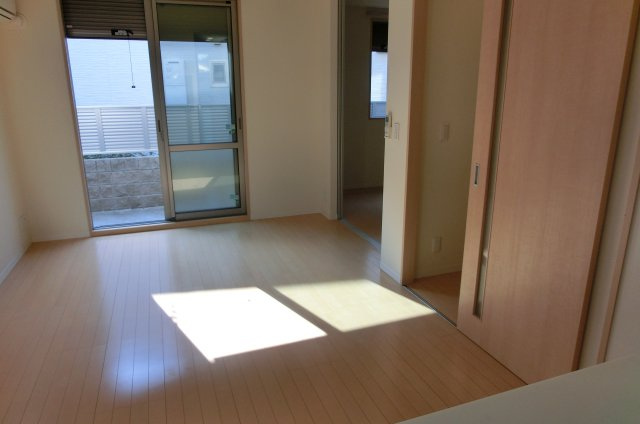 IKメゾンB棟の居間・リビング