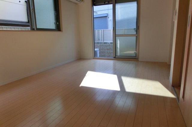 IKメゾンB棟の居間・リビング