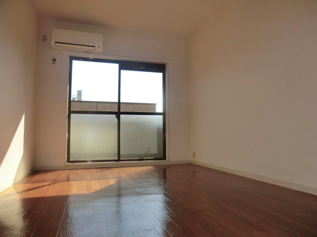 メゾン・ド・六甲パートⅢの居間・リビング