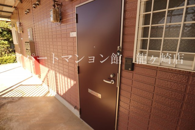 サンライズメグミBの玄関