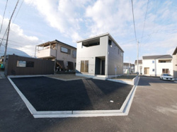 南アルプス市下宮地 新築全2棟 1号棟 南東角地 車並列3台