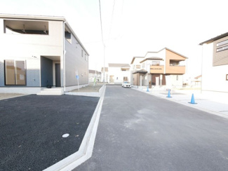 【前面道路含む現地写真】 | 東側道路